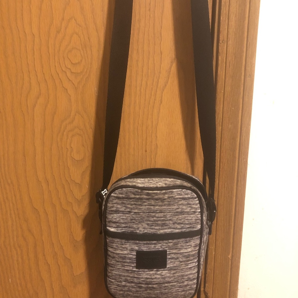 NEW VS PINK CROSSBODY BAG